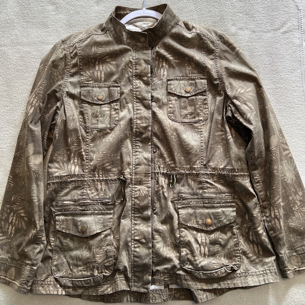LL Bean Utility/Chore Jacket - Womens Sz Large - Olive Green Leaf Print